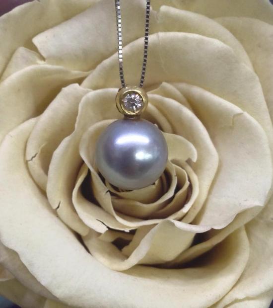pendant grey pearl