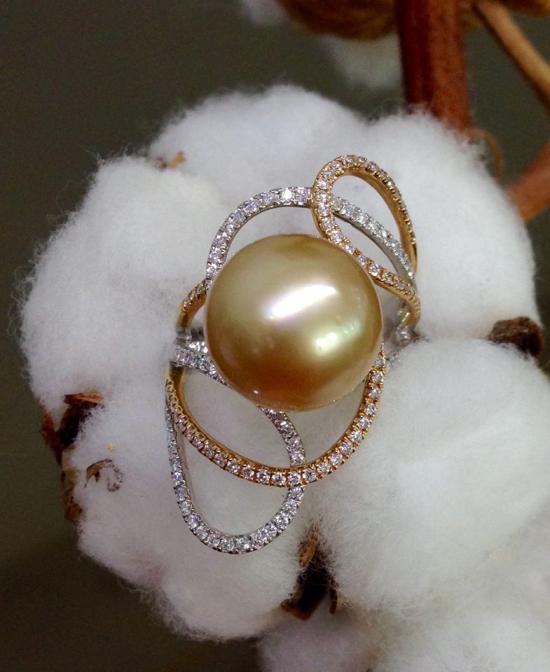 ring with pearl gold