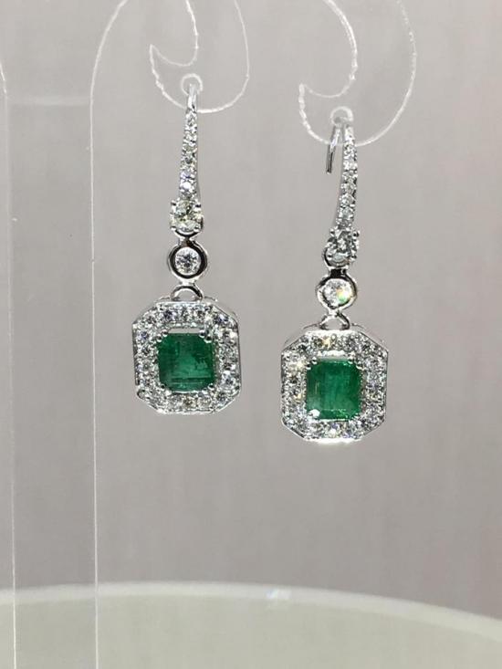 orecchini con smeraldi e diamanti