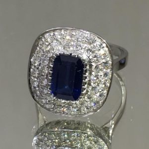 Anello con zaffiro e diamanti - Image 2