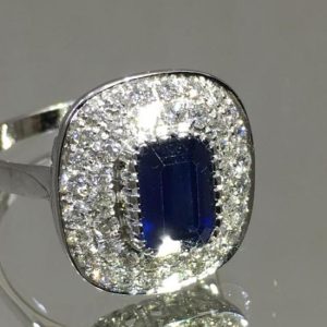 Anello con zaffiro e diamanti - Image 1