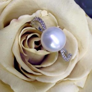 Anello con perla e diamanti - Image 1