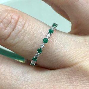 Fermanello con smeraldi e diamanti - Image 1