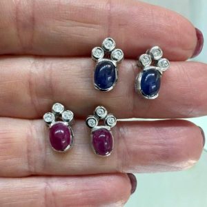 Orecchini a lobo con diamanti e gemme a scelta - Image 1