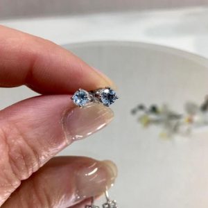 Orecchini a lobo con acquamarine - Image 1