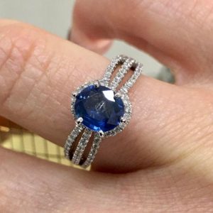 Anello con zaffiro e diamanti - Image 1
