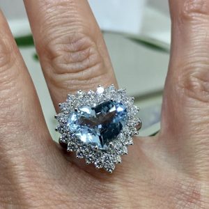 Anello con acquamarina a cuore con diamanti - Image 5