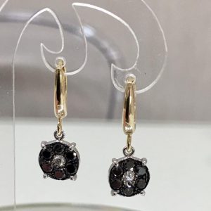 Orecchini a cerchio con fiorellini pendenti in diamanti bianchi e neri - Image 6